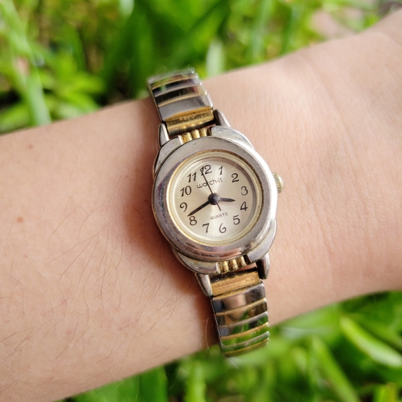 Vintage Watch It Quartz Dainty Stetch Watch - Picture 3 of 6